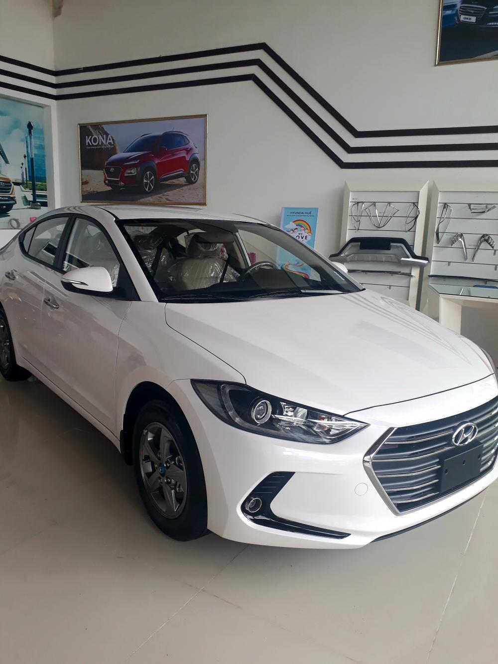 Hyundai Elantra 1.6MT 2018 - Hyundai Huế bán xe Hyundai Elantra 2019 - LH: 0393721368