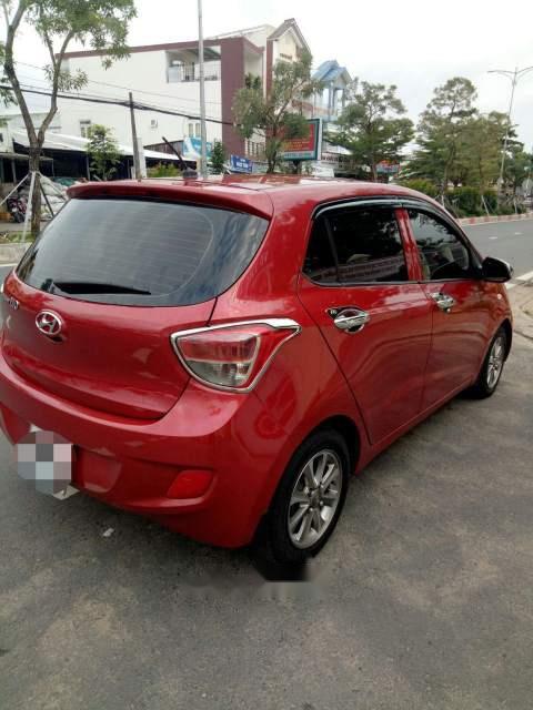 Hyundai Grand i10 2015 - Cần bán gấp Hyundai Grand i10 sản xuất 2015, màu đỏ, nhập khẩu nguyên chiếc