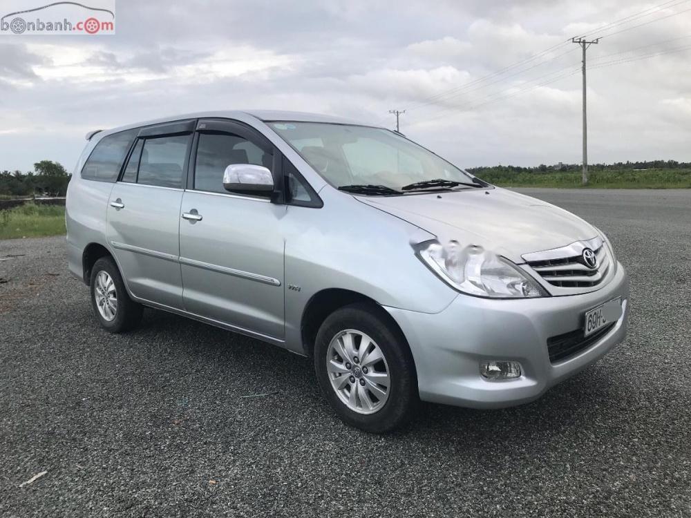 Toyota Innova G 2009 - Cần bán xe Toyota Innova G 2009, màu bạc xe gia đình