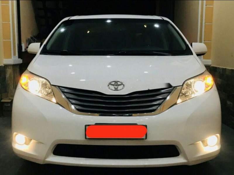 Toyota Sienna 3.5 2013 - Bán Toyota Sienna 3.5 sản xuất 2013, màu trắng, nhập khẩu nguyên chiếc