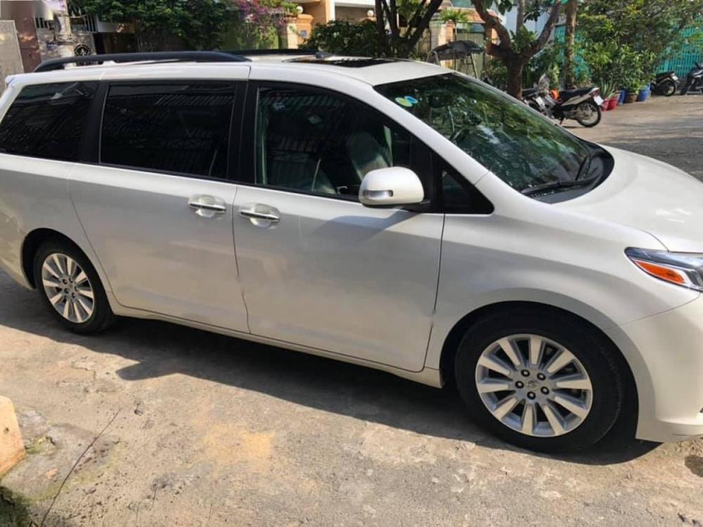 Toyota Sienna Limited 3.5 2015 - Cần bán gấp Toyota Sienna Limited 3.5 đời 2015, màu trắng, nhập khẩu