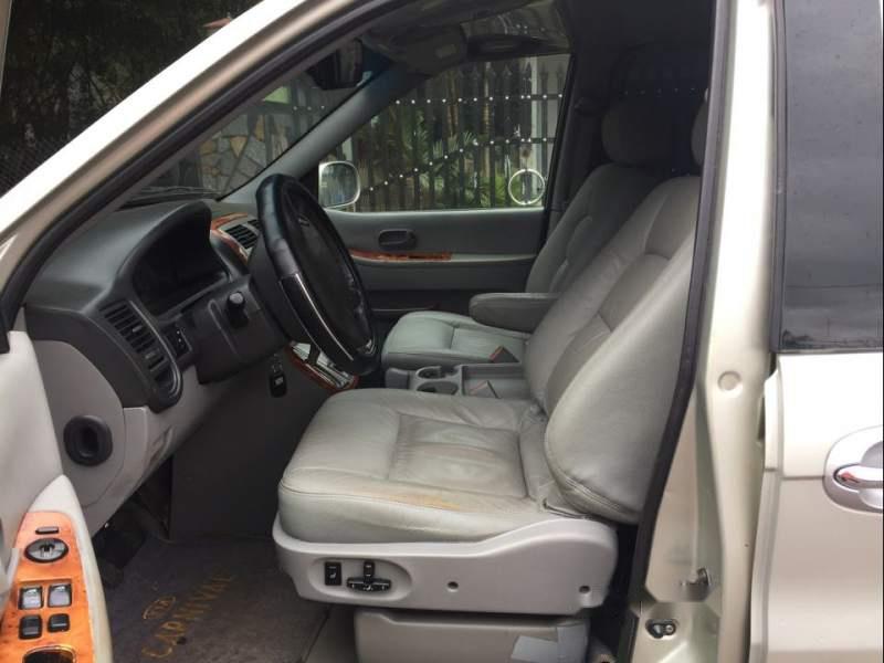 Kia Carnival 2009 - Cần bán lại xe Kia Carnival sản xuất năm 2009, chính chủ