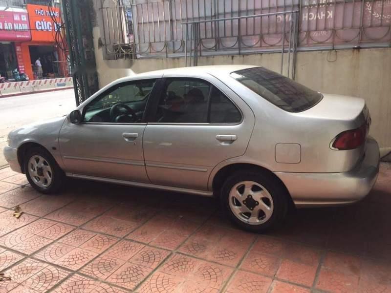 Nissan Sentra 1999 - Bán Nissan Sentra 1999, màu bạc, xe nhập, 120tr