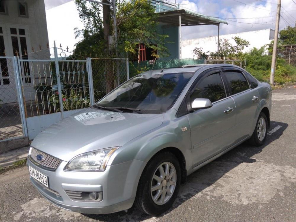 Ford Focus 2.0 AT 2005 - Bán Ford Focus 2.0 AT năm 2005, màu bạc, giá 280tr