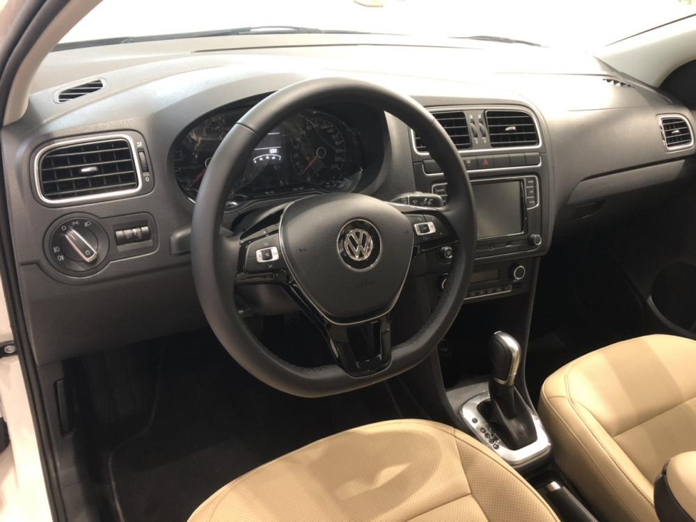 Volkswagen Polo 2018 - Bán Volkswagen Polo Sedan 1.6AT 6 cấp số model 2018 - Volkswagen Việt Nam nhập khẩu