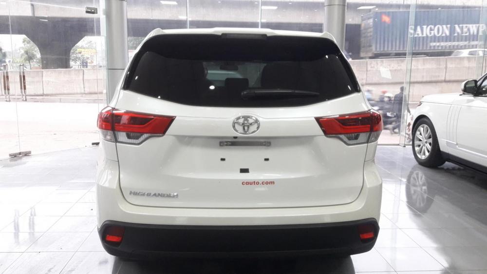 Toyota Highlander LE 2.7L 2016 - Bán Toyota Highlander LE đời 2017, màu trắng, nhập Mỹ