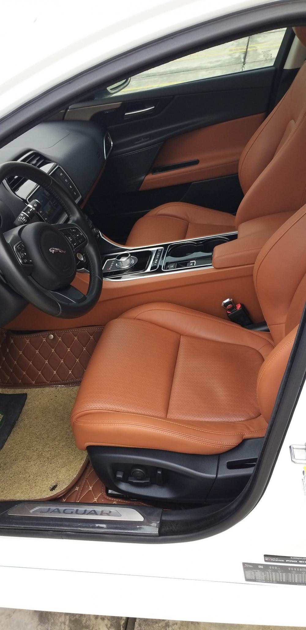 Jaguar XE Portfolio 2015 - Bán ô tô Jaguar XE Portfolio model 2016, màu trắng, nhập khẩu nguyên chiếc