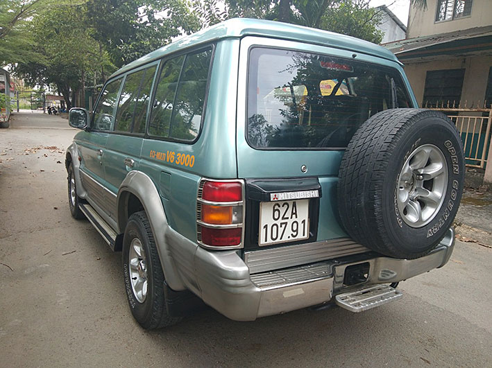 Mitsubishi Pajero V6-3000 2000 - Bán Mitsubishi Pajero V6-3000 gia đình đang sử dụng