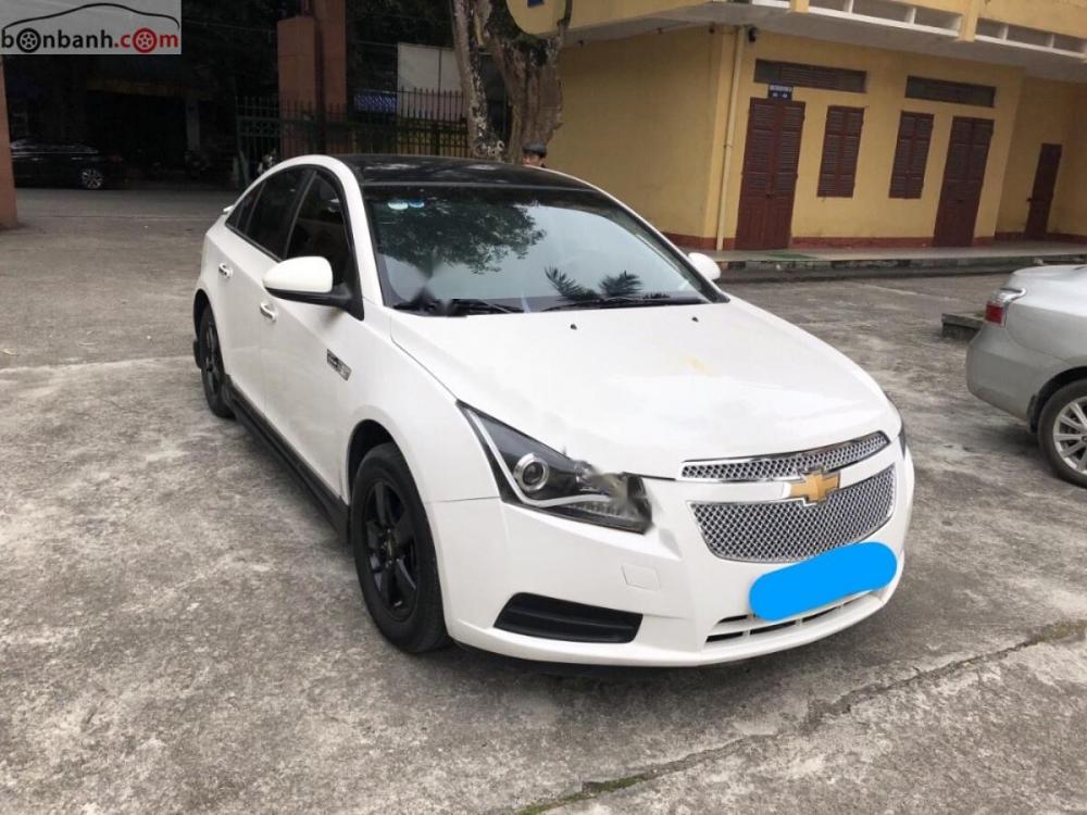 Chevrolet Cruze LTZ 1.8 AT 2014 - Bán xe Chevrolet Cruze LTZ 1.8 AT đời 2014, màu trắng số tự động, 420 triệu