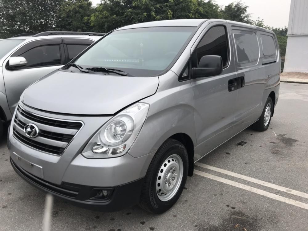 Hyundai Starex 2016 - Bán xe Starex 3 chỗ, 900kg, máy dầu, đời 2016, là loại xe tải Van của Hyundai, nhập khẩu nguyên chiếc từ Hàn Quốc