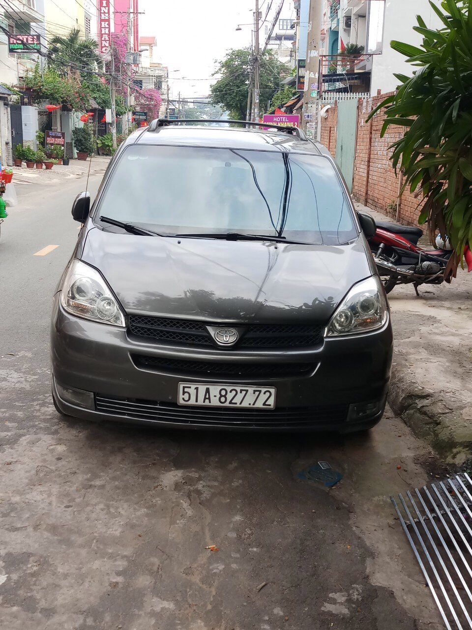 Toyota Sienna 2005 - Bán xe Toyota Sienna đăng ký lần đầu 2005, màu đen nhập từ Nhật