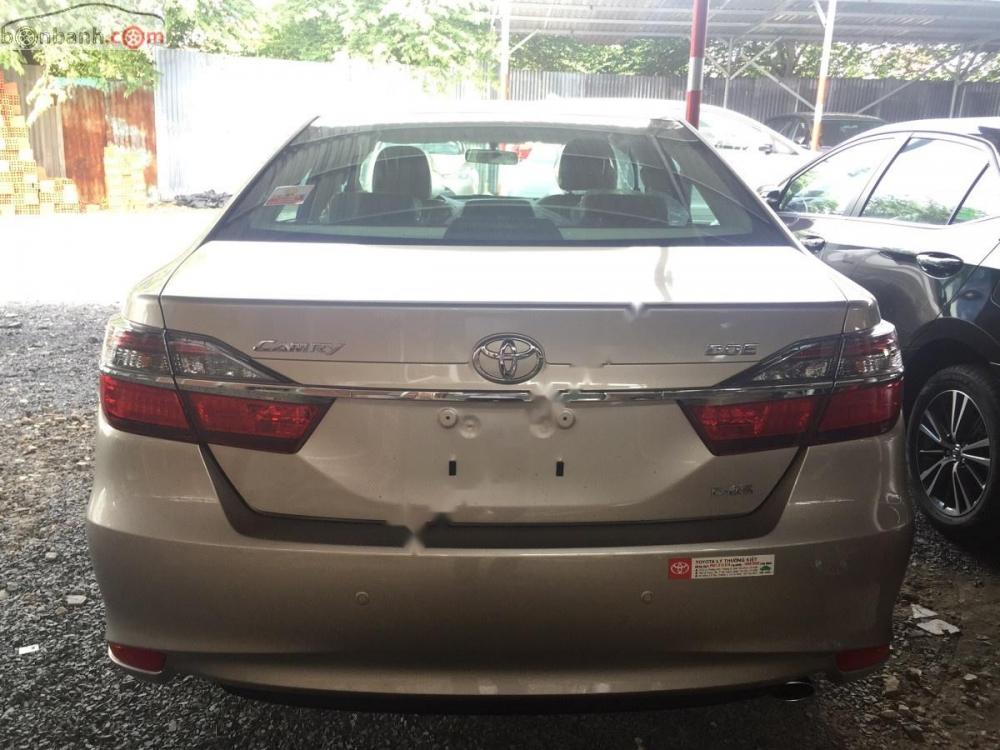 Toyota Camry 2.5Q 2019 - Bán ô tô Toyota Camry 2.5Q đời 2019, màu vàng