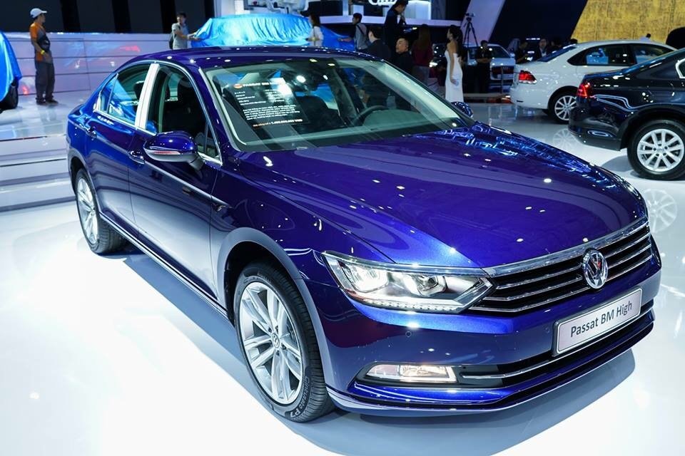 Volkswagen Passat 2018 - Bán xe Volkswagen Passat năm sản xuất 2018, màu xanh lam, nhập khẩu