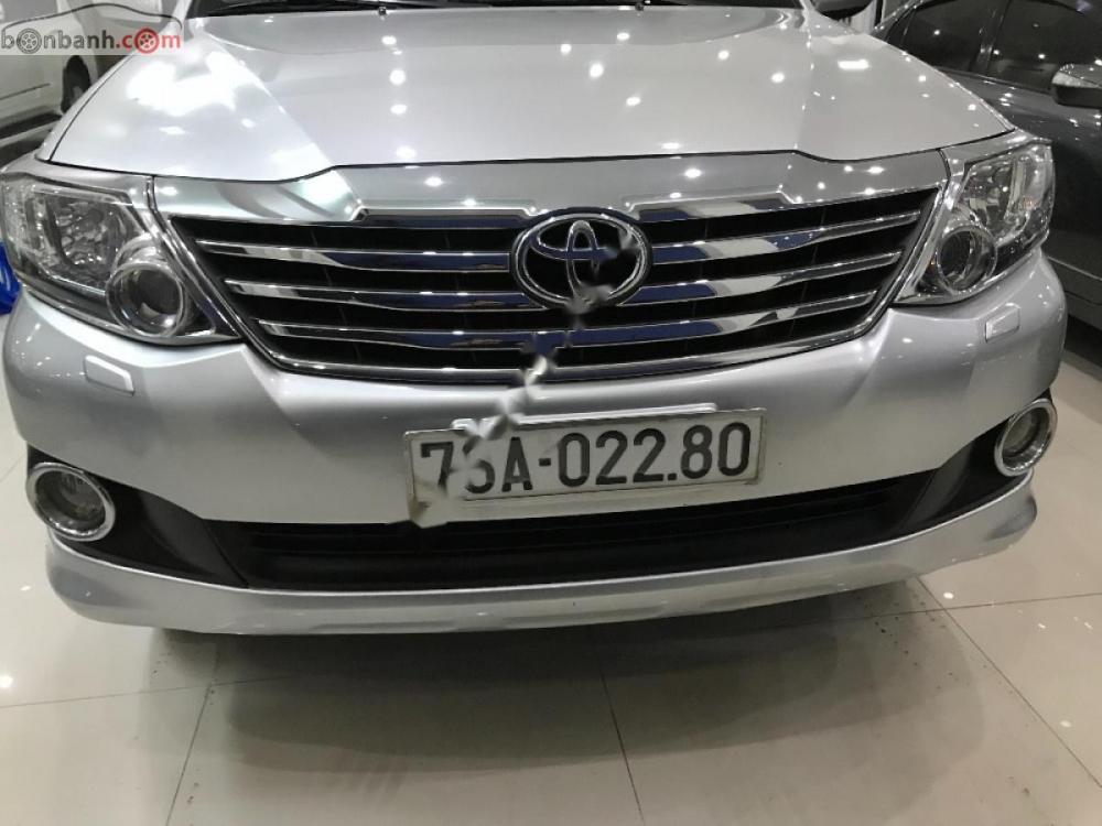 Toyota Fortuner  2.7V 2014 - Bán Toyota Fortuner 2.7V đời 2014, màu bạc xe gia đình, giá tốt