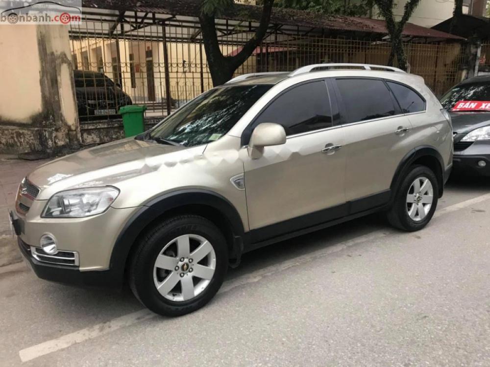 Chevrolet Captiva Maxx 2010 - Bán xe Chevrolet Captiva Maxx đời 2010, màu vàng số sàn 