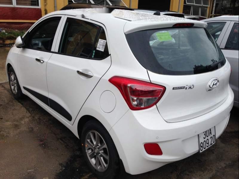 Hyundai Grand i10   2015 - Bán Hyundai Grand i10 đời 2015, màu trắng, xe nhập