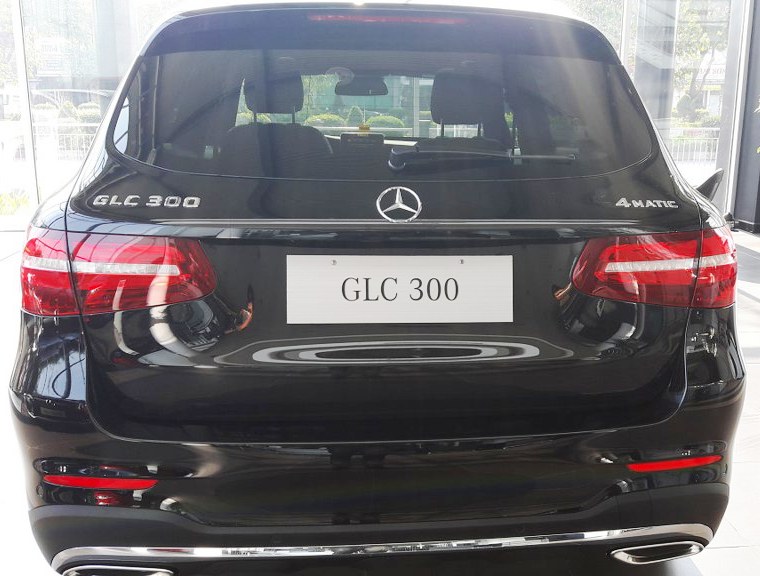 Mercedes-Benz GLC-Class GLC300 2018 - Bán Mercedes GLC300 mới, màu đen, nội thất đen ở Buôn Ma Thuột, Đắk Lắk, giao ngay cho khách chơi tết