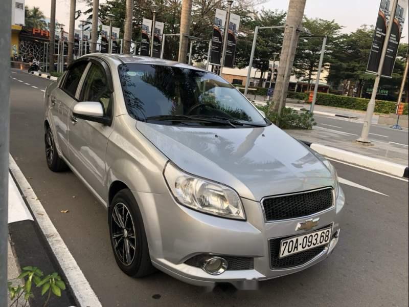 Chevrolet Aveo   2013 - Cần bán lại xe Chevrolet Aveo 2013, màu bạc, giá chỉ 240 triệu