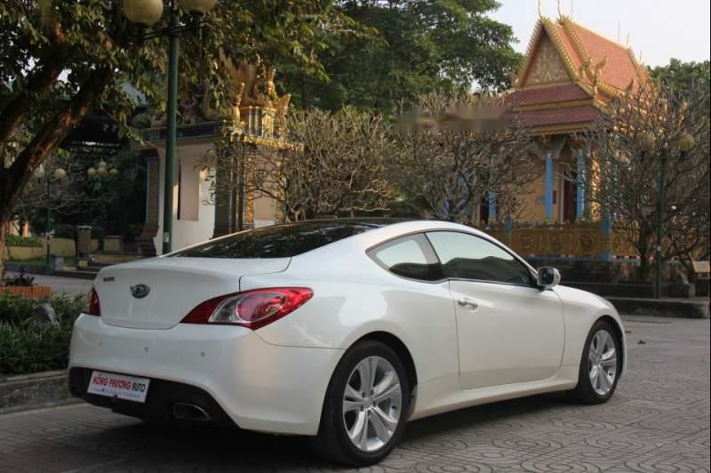 Hyundai Genesis   2010 - Bán Hyundai Genesis đời 2010, màu trắng, nhập khẩu