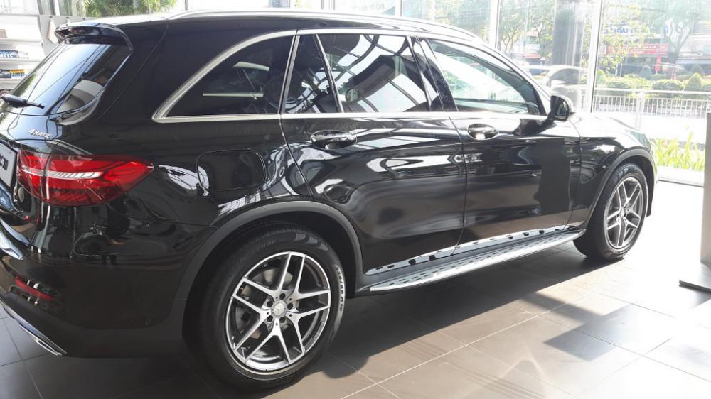 Mercedes-Benz GLC-Class GLC300 2018 - Bán Mercedes GLC300 mới, màu đen, nội thất đen ở Buôn Ma Thuột, Đắk Lắk, giao ngay cho khách chơi tết