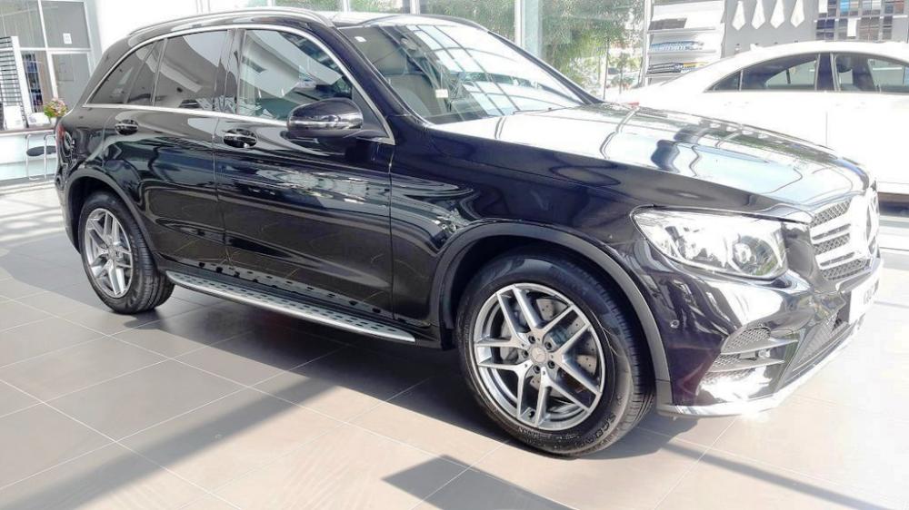 Mercedes-Benz GLC-Class GLC300 2018 - Bán Mercedes GLC300 mới, màu đen, nội thất đen ở Buôn Ma Thuột, Đắk Lắk, giao ngay cho khách chơi tết