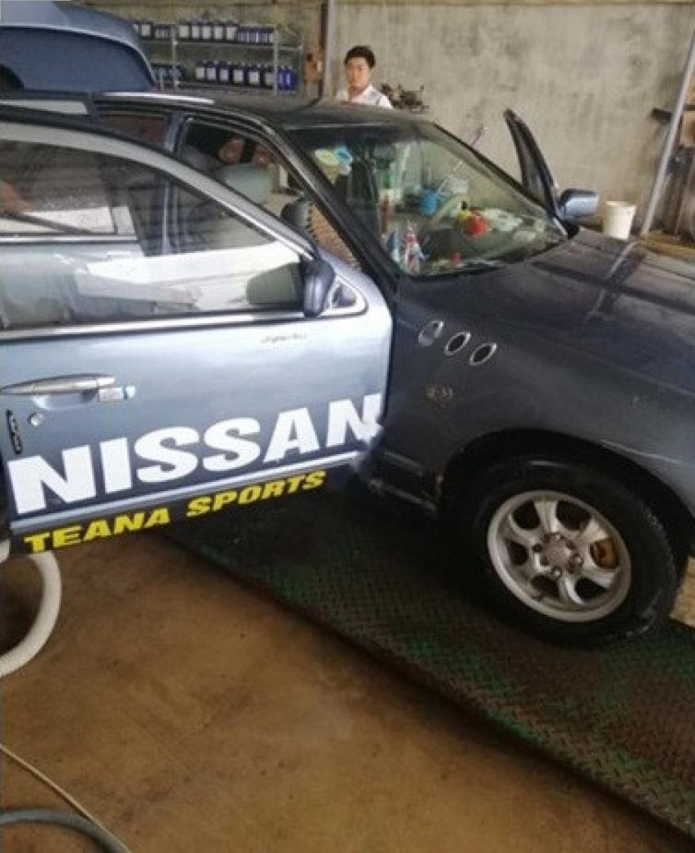 Nissan Cefiro 2.0 MT 1992 - Bán Nissan Cefiro 2.0 MT sản xuất 1992, màu xám, xe nhập