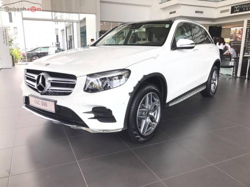 Mercedes-Benz GLC-Class   300 4Matic 2018 - Cần bán xe Mercedes 300 4Matic đời 2018, màu trắng