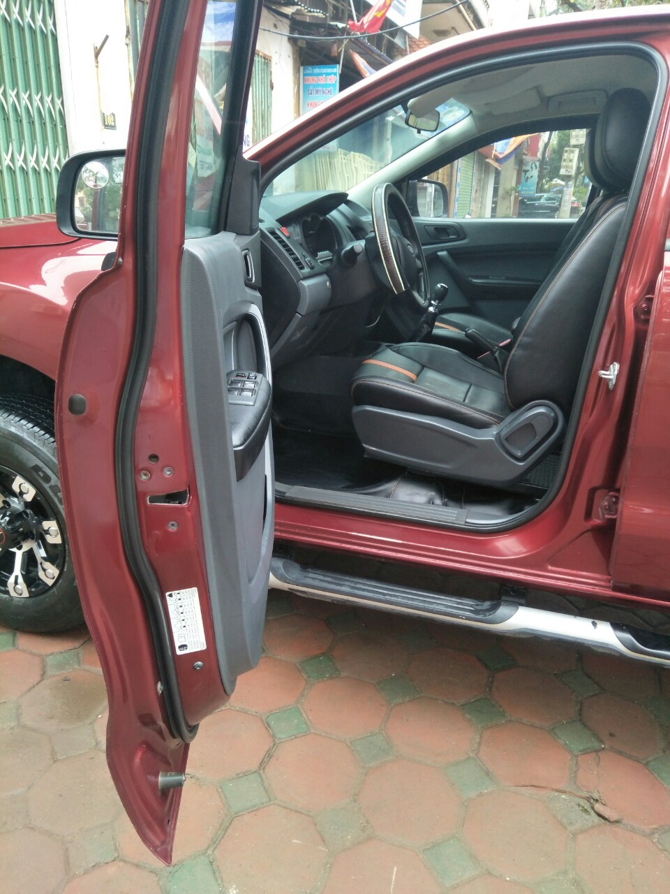 Ford Ranger XLT 2.2  4x4MT 2013 - Cần bán xe Ford Ranger XLT 2.2 4x4MT, xe máy dầu, 2 cầu, số sàn, sản xuất 2013, nhập khẩu chính chủ mua từ mới