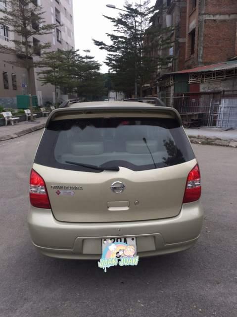 Nissan Grand livina  AT 2011 - Cần bán Nissan Grand livina năm 2011, màu vàng, chính chủ