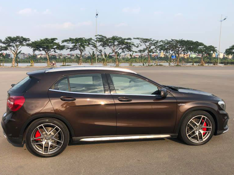 Mercedes-Benz GLA-Class 45 AMG 2015 - Bán xe Mercedes 45 AMG đời 2016, màu nâu, xe nhập, siêu lướt mới chạy 4000km