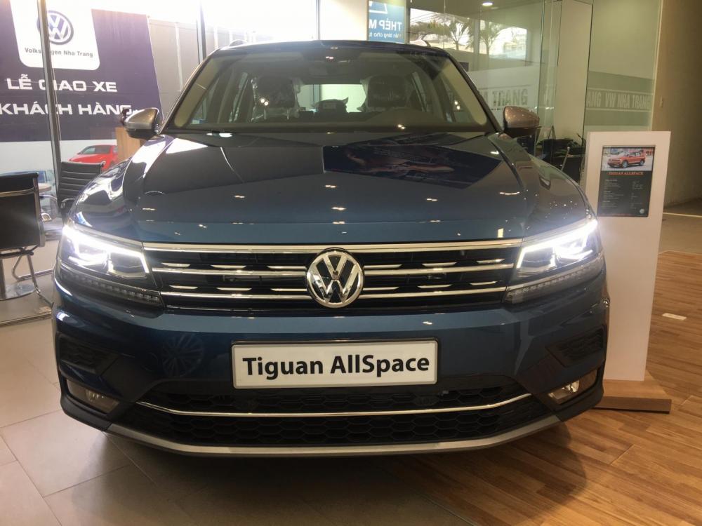 Volkswagen Tiguan All Space 2018 - Bán Tiguan Allspace xe Đức nhập khẩu nguyên chiếc, có xe giao ngay, khuyến mãi cực kì lớn dịp tết. PKD: 0942050350