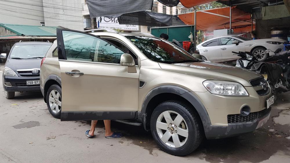 Chevrolet Captiva MT 2007 - Cần bán gấp Chevrolet Captiva MT năm 2007, màu vàng cát