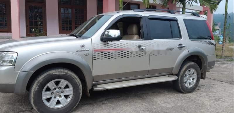 Ford Everest 2008 - Bán Ford Everest đời 2008, màu bạc số sàn, giá 365tr