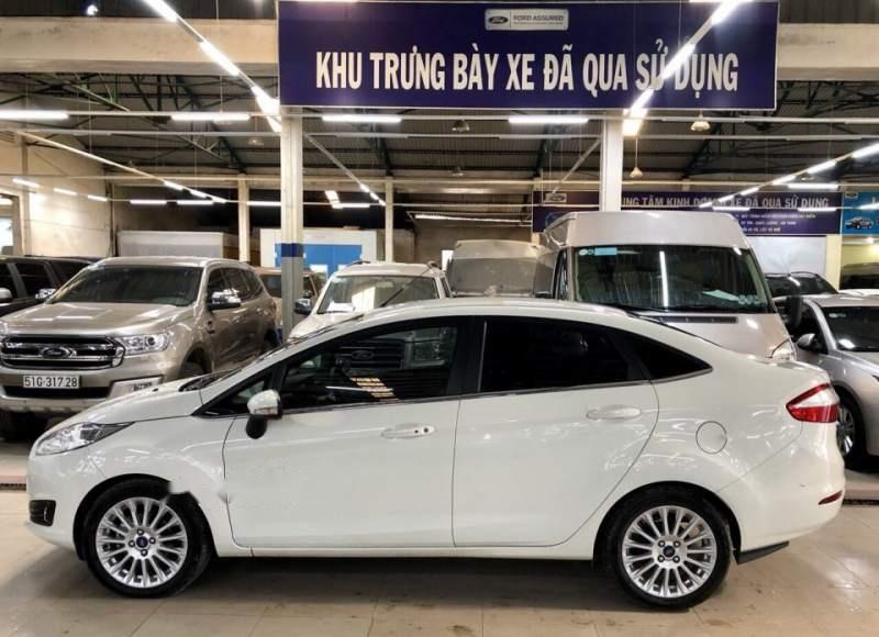 Ford Fiesta 1.5 Titanium 2017 - Bán Ford Fiesta 1.5 Titanium năm 2017, màu trắng, xe nhập