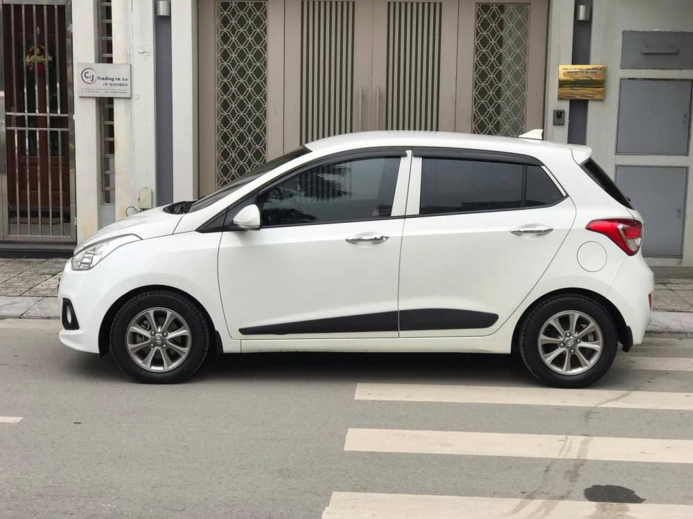 Hyundai Grand i10 2.0AT  2015 - Bán xe Hyundai Grand i10 1.0AT 2015, màu trắng, nhập khẩu