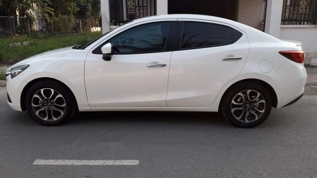 Mazda 2 1.5AT 2017 - Bán Mazda 2 1.5AT sản xuất năm 2017, màu trắng, giá chỉ 495 triệu