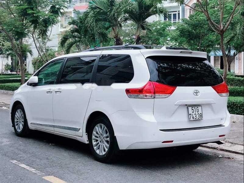 Toyota Sienna  XLE 2013 - Bán Toyota Sienna XLE 2013, màu trắng, nhập khẩu nguyên chiếc