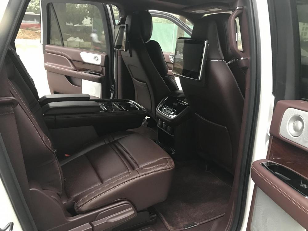 Lincoln Navigator L Black Label 2019 - Bán Lincoln Lavigator L Black Laber 2019, nhập Mỹ màu trắng, nội thất nâu, xe giao ngay. LH: 0906223838