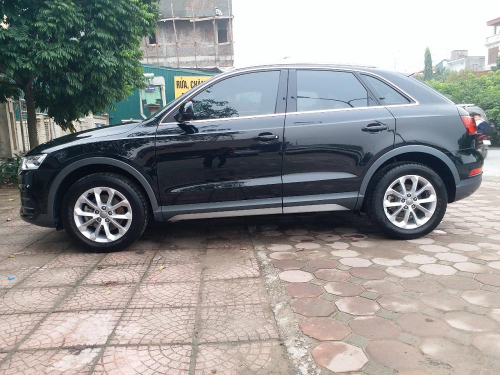 Audi Q3 2.0 Quattro 2016 - Bán Audi Q3 2.0 Quattro đời 2017, màu đen, nội thất nâu, xe nhập