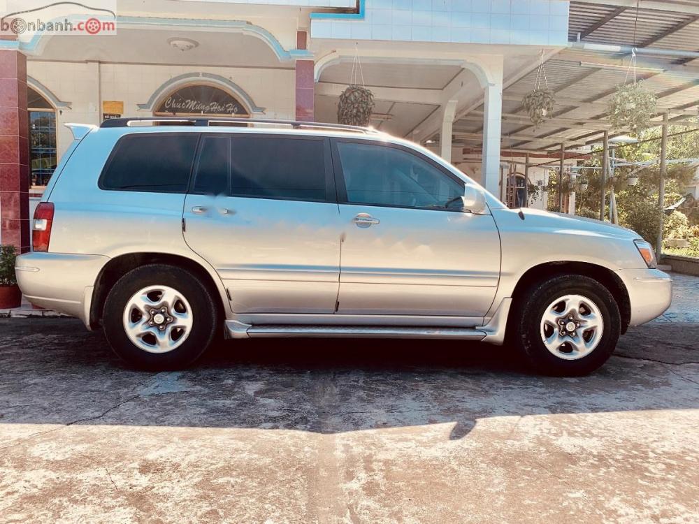 Toyota Highlander 2005 - Cần bán xe Toyota Highlander đời 2005, màu bạc, nhập khẩu nguyên chiếc chính chủ