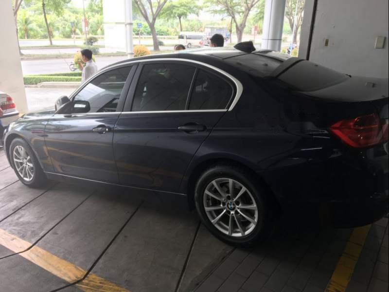 BMW 5 Series  520i 2015 - Cần bán xe BMW 520i năm 2015, màu đen 