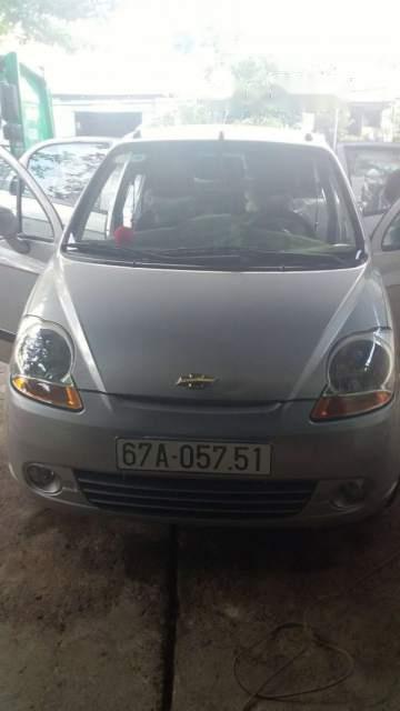 Chevrolet Spark  MT 2010 - Bán ô tô Chevrolet Spark MT đời 2010, màu bạc đúng chủ sang tên hay kí ủy quyền