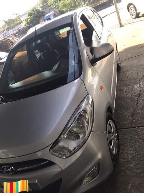 Hyundai i10 2013 - Bán ô tô Hyundai i10 năm 2013, màu bạc, 210 triệu