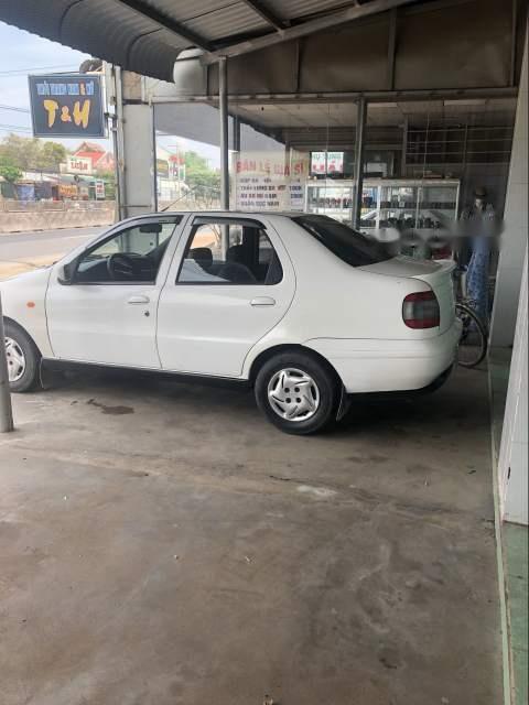 Fiat Siena 2004 - Bán ô tô Fiat Siena 2004, màu trắng xe gia đình