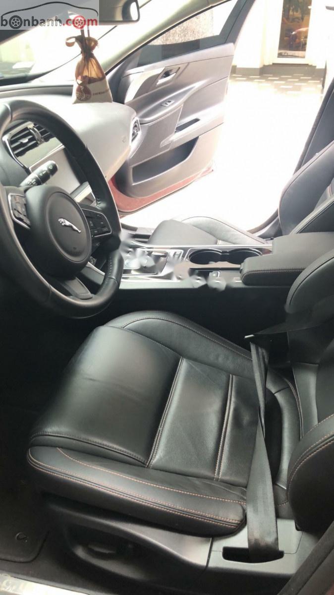 Jaguar XE 2015 - Bán Jaguar XE sản xuất 2015, màu đỏ, xe nhập còn mới
