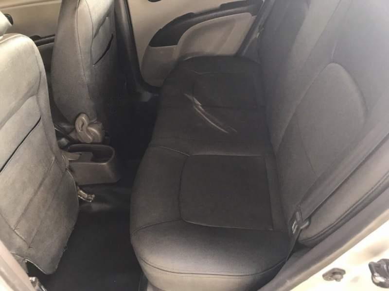 Hyundai i10 2013 - Bán ô tô Hyundai i10 năm 2013, màu bạc, 210 triệu