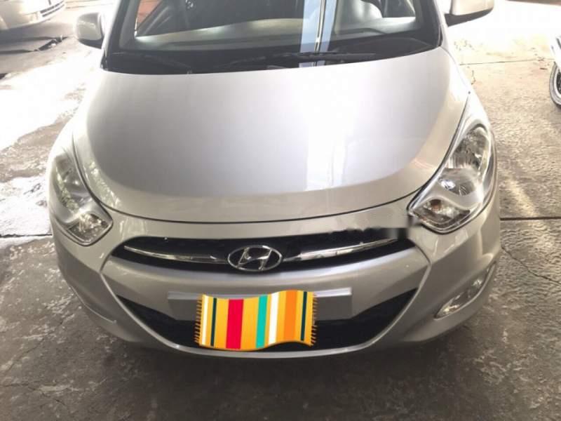 Hyundai i10 2013 - Bán ô tô Hyundai i10 năm 2013, màu bạc, 210 triệu