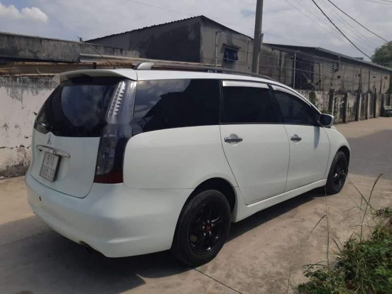 Mitsubishi Grandis 2006 - Bán xe Mitsubishi Grandis đời 2006, màu trắng, xe nhập