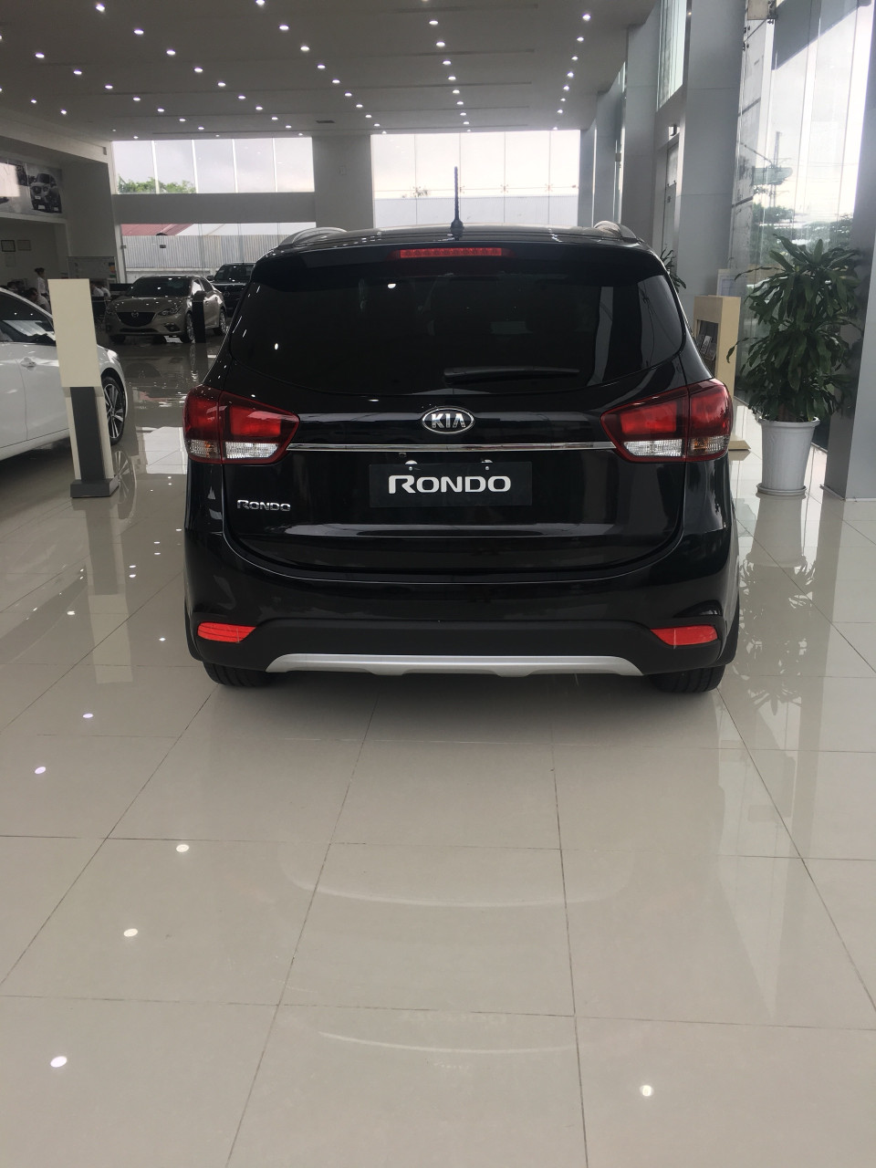 Kia Rondo GTM 2.0L  2019 - Cần bán xe Kia Rondo 2.0 sản xuất năm 2019, xe 7 chỗ, giá 585 tr _ ĐT 0974.312.777