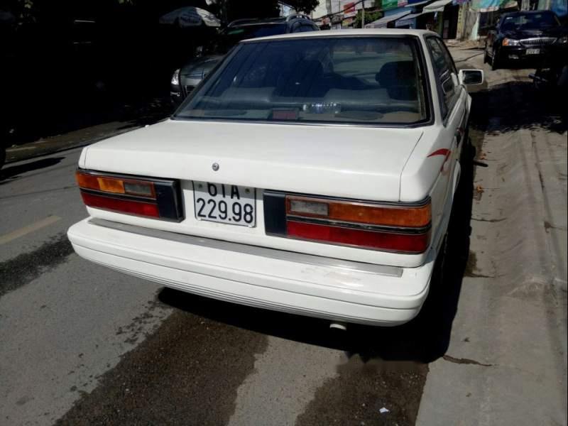 Nissan Bluebird 1990 - Bán xe cũ Nissan Bluebird năm sản xuất 1990, màu trắng, xe nhập